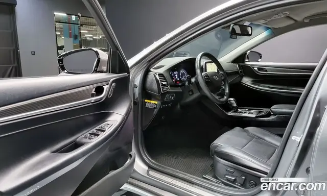Hyundai Grandeur 2016 3.0 автомат (гидро), миниатюра 11 Hyundai Grandeur 2016 3.0 автомат (гидро), миниатюра 11