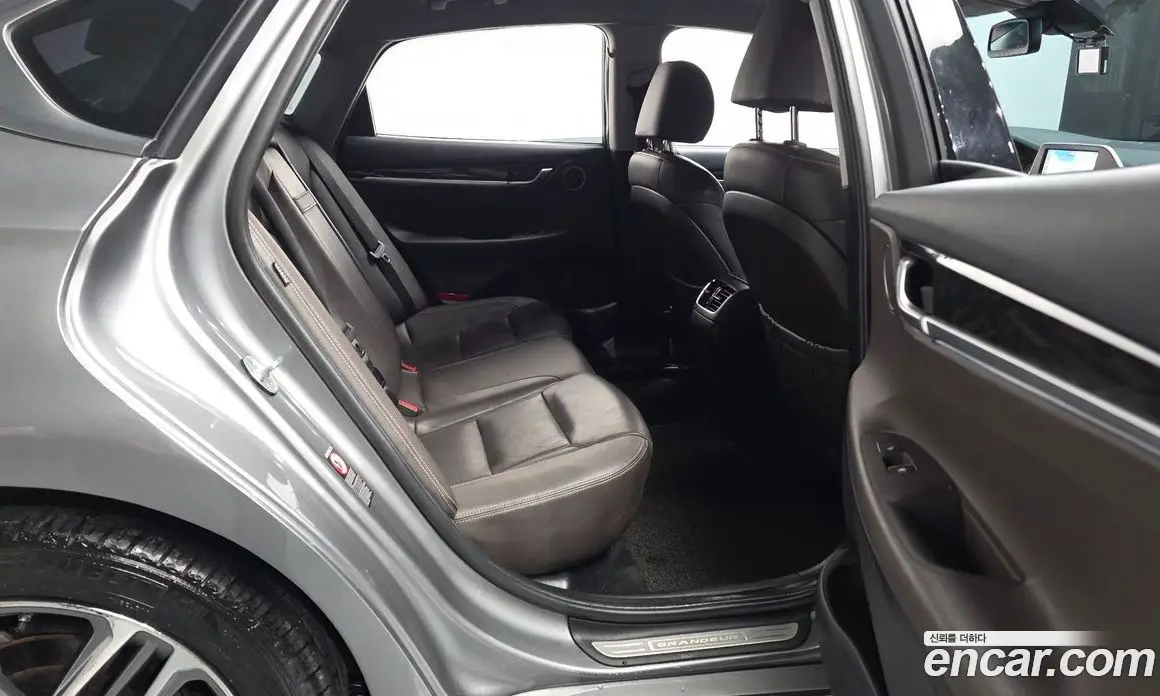 Hyundai Grandeur 2017 2.4 автомат (гидро), фото 18