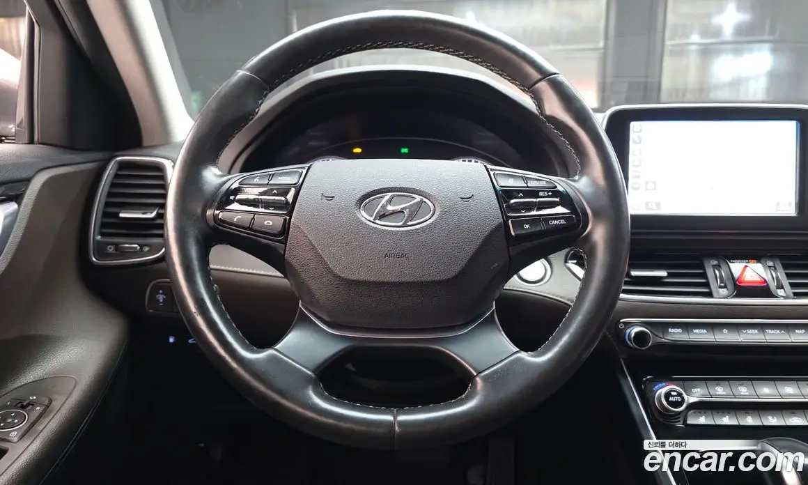 Hyundai Grandeur 2017 2.4 автомат (гидро), фото 19