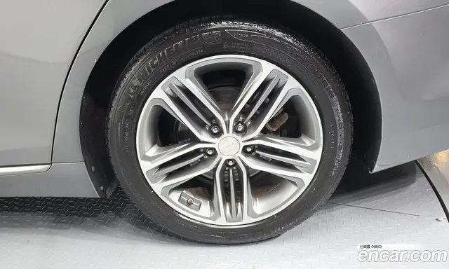 Hyundai Grandeur 2017 2.4 автомат (гидро), миниатюра 7