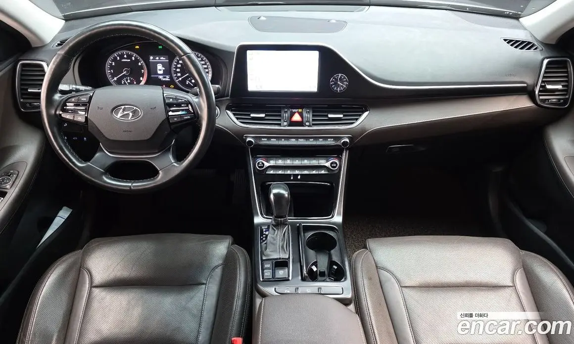 Hyundai Grandeur 2017 2.4 автомат (гидро), фото 10