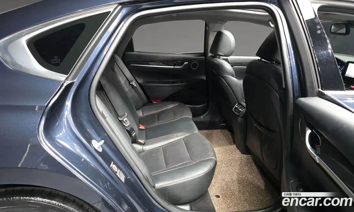 Hyundai Grandeur 2017 2.2 автомат (гидро), фото 12