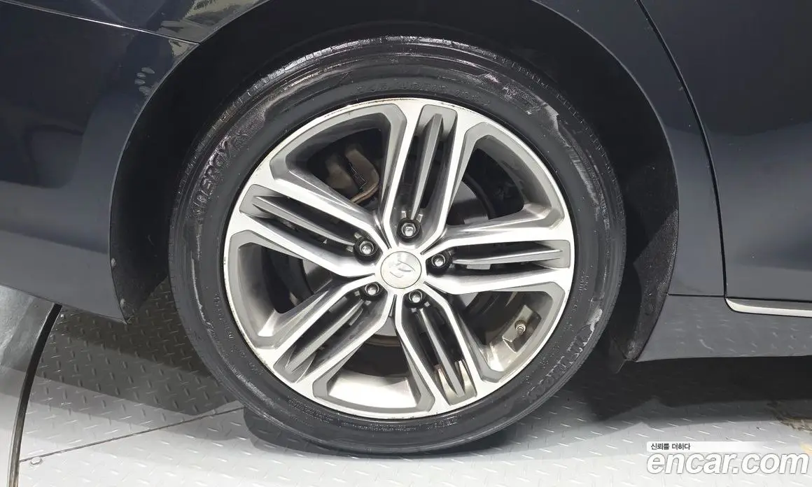Hyundai Grandeur 2017 2.2 автомат (гидро), фото 5