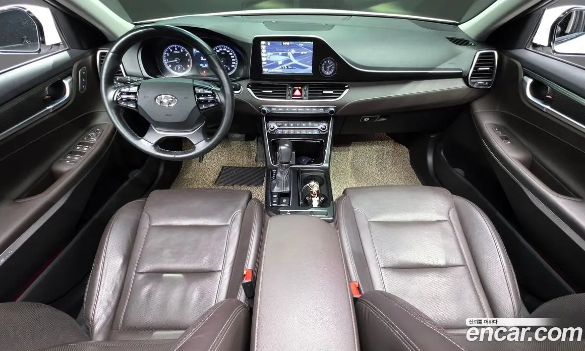 Hyundai Grandeur 2017 2.4 автомат (гидро), фото 7