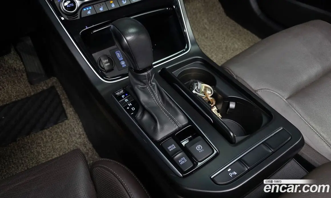 Hyundai Grandeur 2017 2.4 автомат (гидро), фото 9