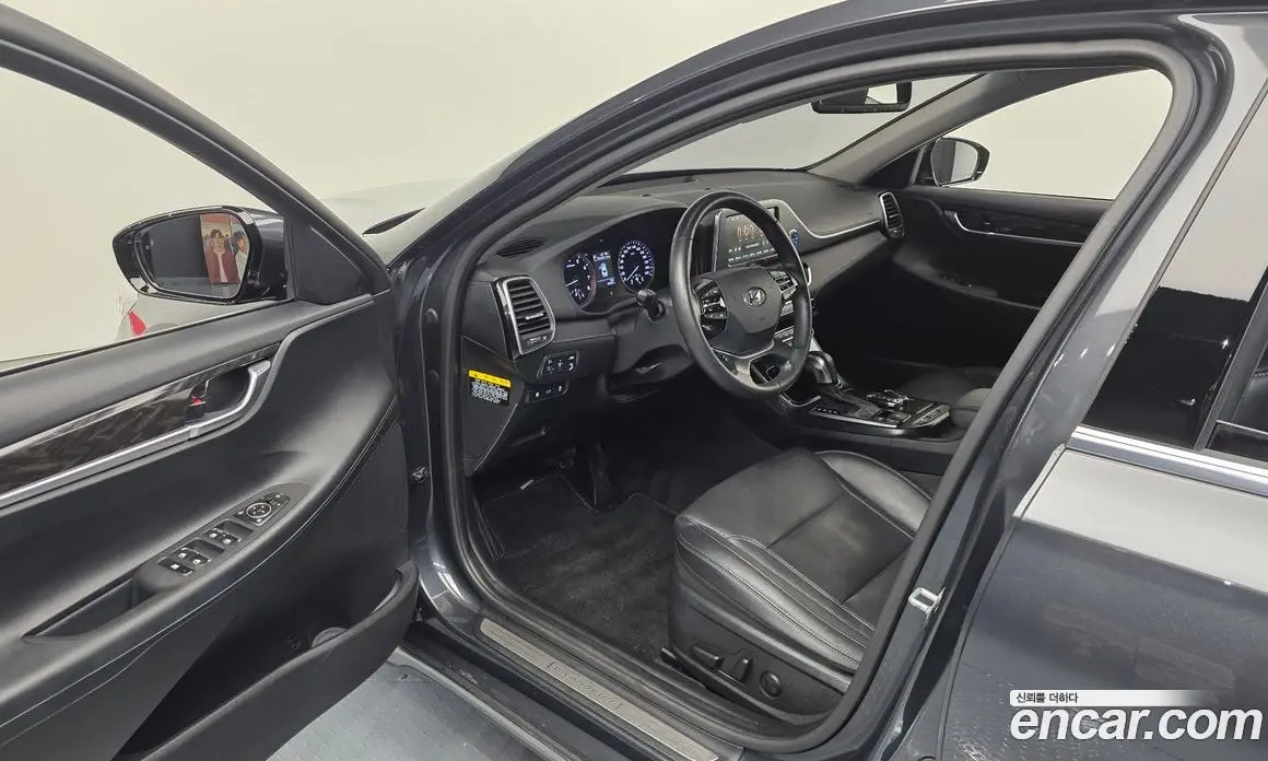 Hyundai Grandeur 2018 2.4 автомат (гидро), фото 13