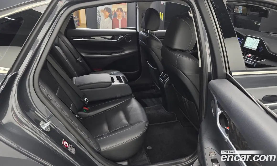 Hyundai Grandeur 2018 2.4 автомат (гидро), фото 17