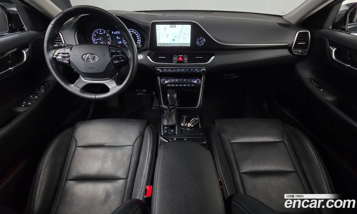 Hyundai Grandeur 2018 2.4 автомат (гидро), фото 10