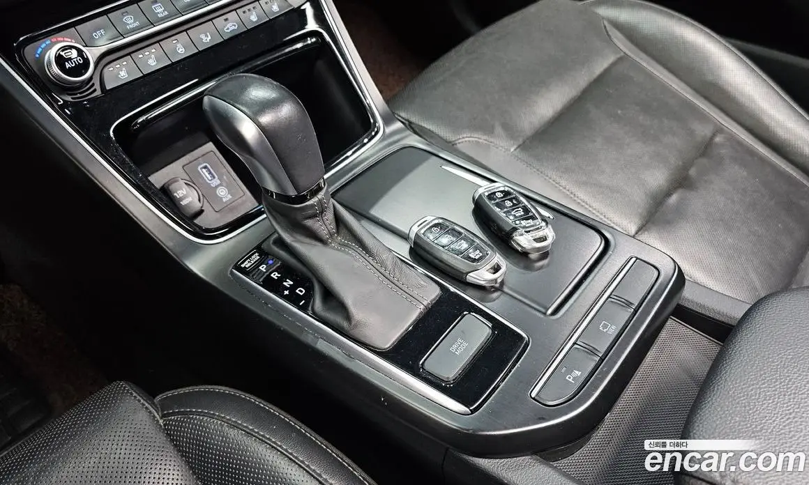 Hyundai Grandeur 2018 2.4 автомат (гидро), фото 12