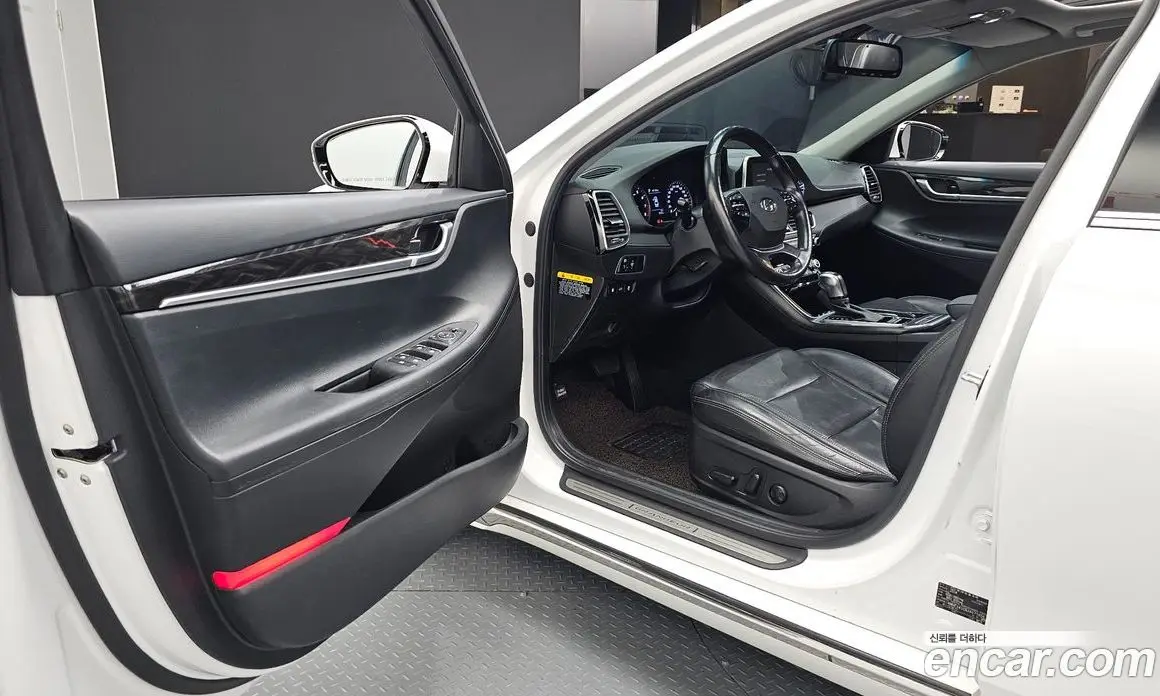 Hyundai Grandeur 2018 2.4 автомат (гидро), фото 13