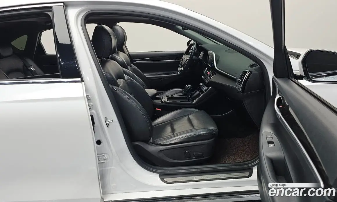 Hyundai Grandeur 2018 2.4 автомат (гидро), фото 16