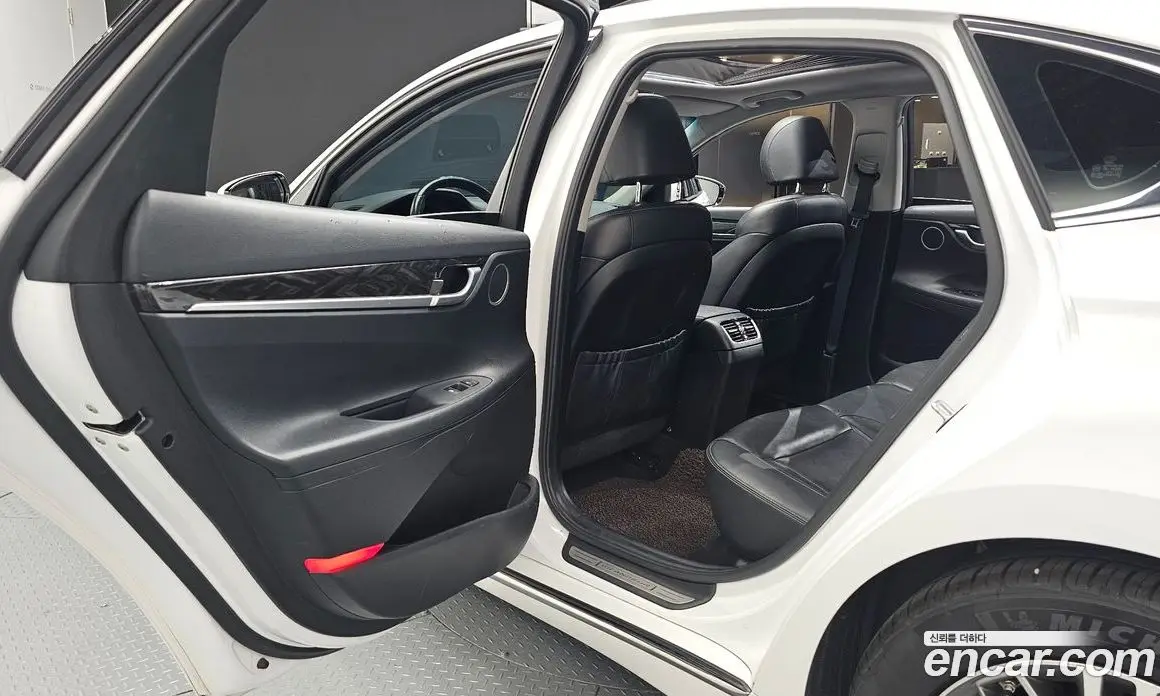 Hyundai Grandeur 2018 2.4 автомат (гидро), фото 18