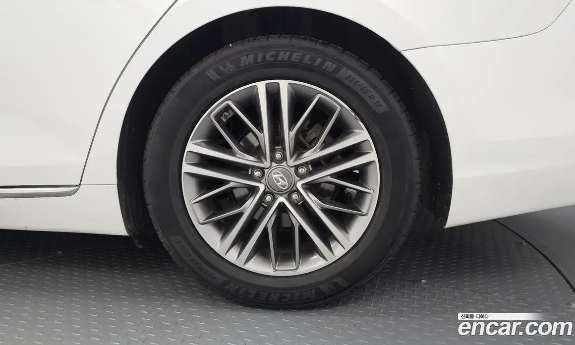 Hyundai Grandeur 2018 2.4 автомат (гидро), фото 7