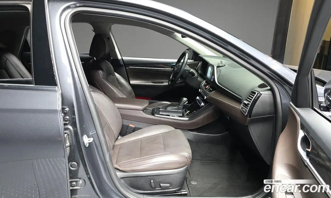 Hyundai Grandeur 2018 2.4 автомат (гидро), фото 11