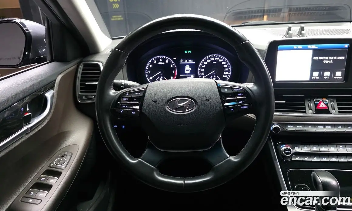 Hyundai Grandeur 2018 2.4 автомат (гидро), фото 14