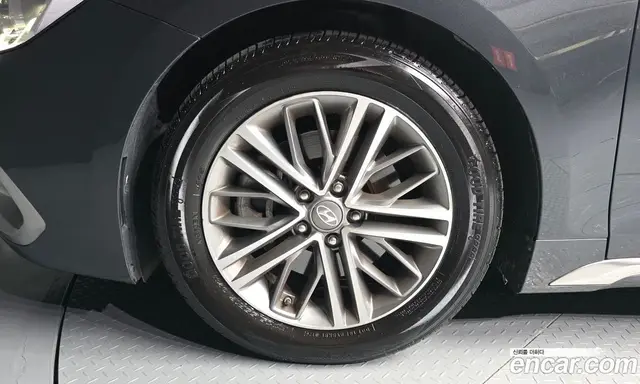 Hyundai Grandeur 2018 2.4 автомат (гидро), миниатюра 5