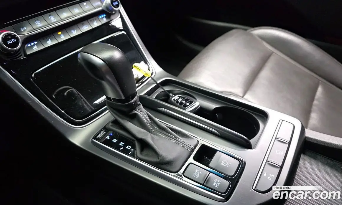 Hyundai Grandeur 2018 2.4 автомат (гидро), фото 9