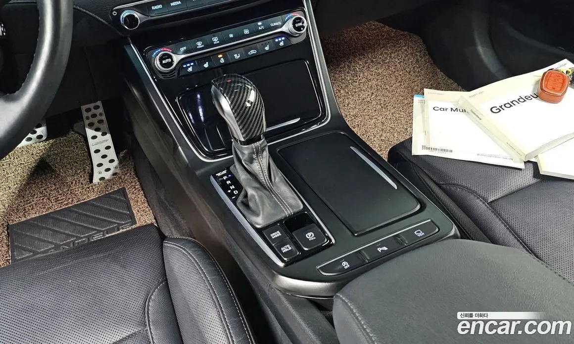 Hyundai Grandeur 2018 2.2 автомат (гидро), фото 12