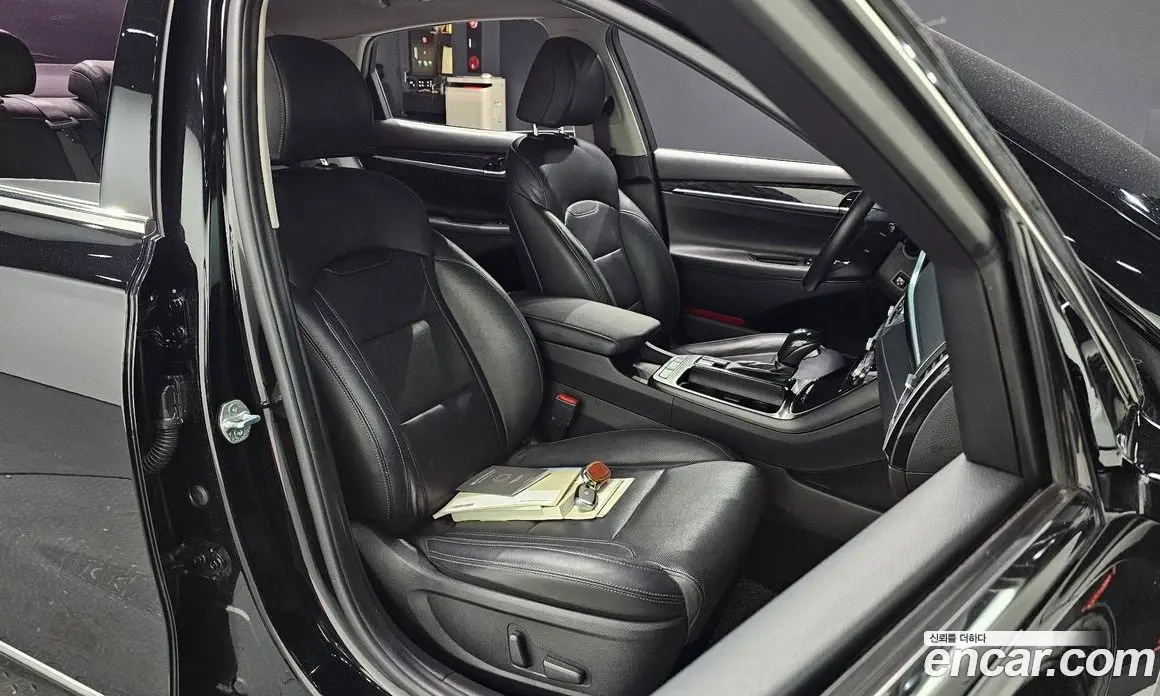 Hyundai Grandeur 2018 2.2 автомат (гидро), фото 13