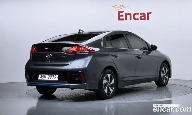 Hyundai Ioniq 2018 1.6 автомат (гидро), миниатюра 2