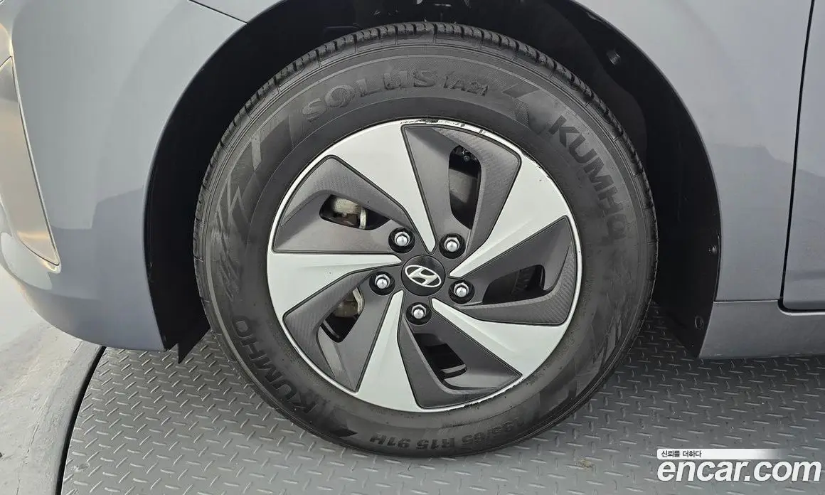 Hyundai Ioniq 2018 1.6 автомат (гидро), фото 5