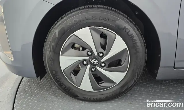 Hyundai Ioniq 2018 1.6 автомат (гидро), миниатюра 5