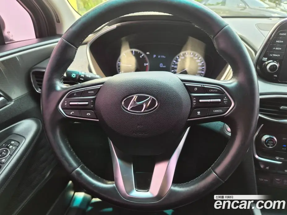 Hyundai Santa Fe 2020 2.0 автомат (гидро), фото 13