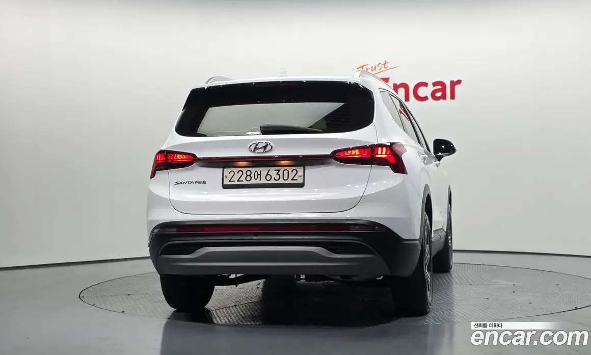 Hyundai Santa Fe 2022 2.2 автомат (гидро), фото 4 Hyundai Santa Fe 2022 2.2 автомат (гидро), фото 4