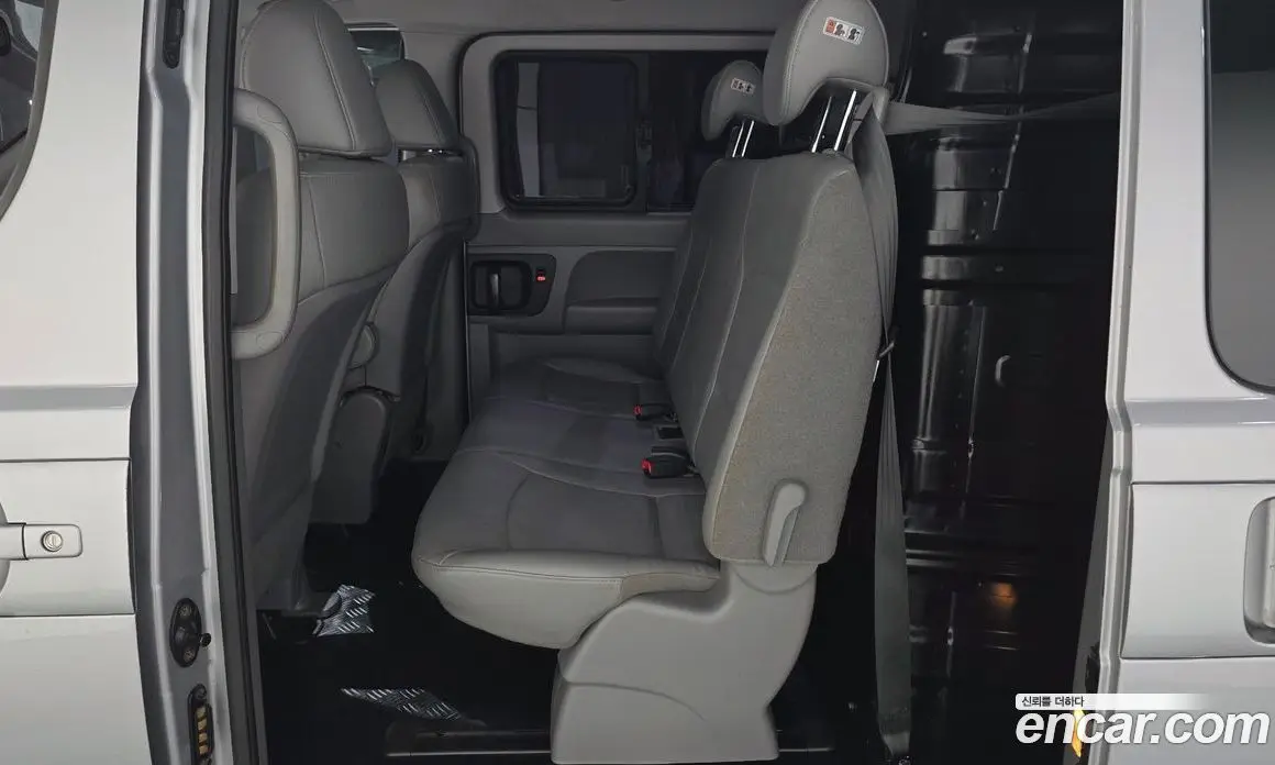 Hyundai Starex 2017 2.5 автомат (гидро), фото 16 Hyundai Starex 2017 2.5 автомат (гидро), фото 16