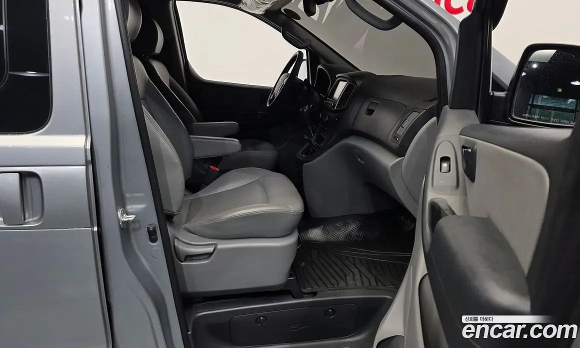 Hyundai Starex 2017 2.5 автомат (гидро), фото 17 Hyundai Starex 2017 2.5 автомат (гидро), фото 17