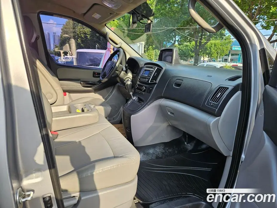 Hyundai Starex 2017 2.5 автомат (гидро), фото 16 Hyundai Starex 2017 2.5 автомат (гидро), фото 16