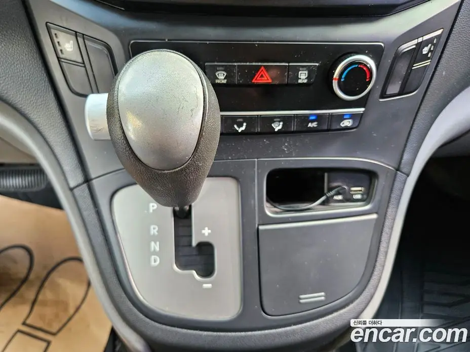Hyundai Starex 2017 2.5 автомат (гидро), фото 8 Hyundai Starex 2017 2.5 автомат (гидро), фото 8