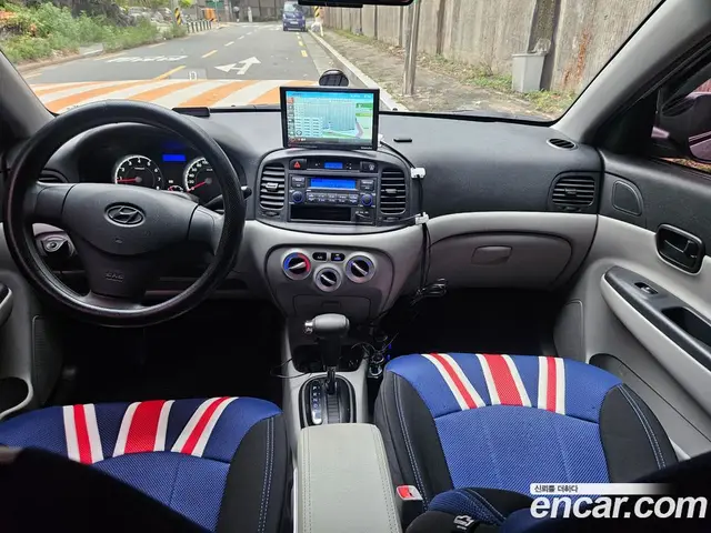 Hyundai Verna 2009 1.4 автомат (гидро), миниатюра 9