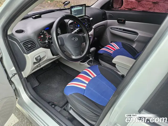 Hyundai Verna 2009 1.4 автомат (гидро), миниатюра 10