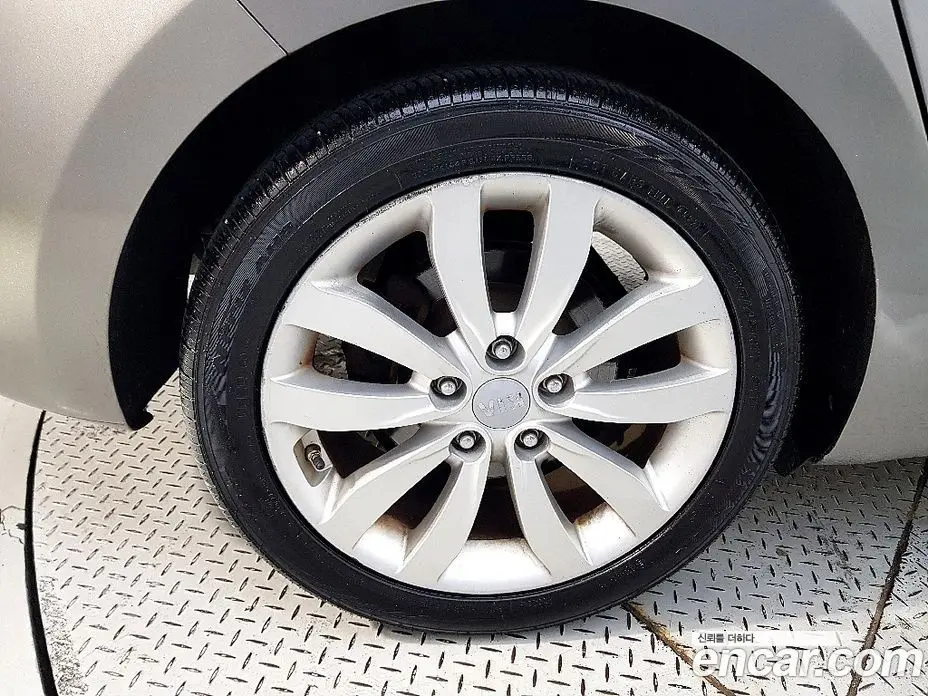 Kia Carens 2014 1.7 автомат (гидро), фото 20 Kia Carens 2014 1.7 автомат (гидро), фото 20