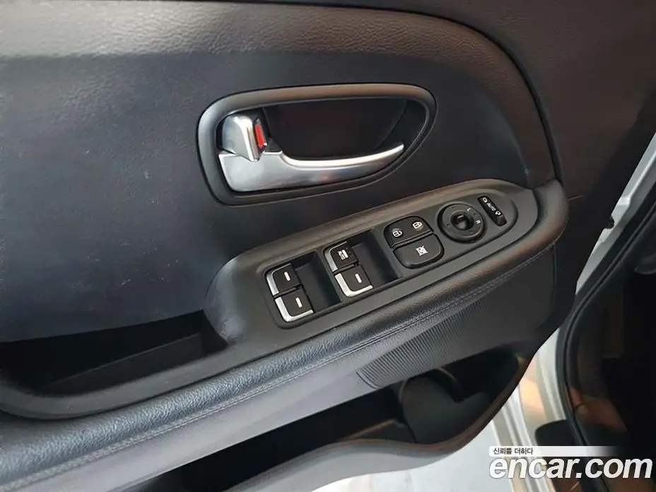 Kia Carens 2016 1.7 автомат (гидро), фото 11 Kia Carens 2016 1.7 автомат (гидро), фото 11