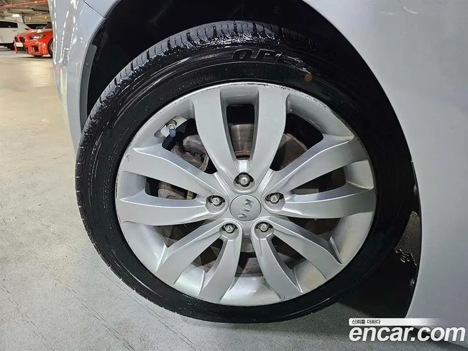 Kia Carens 2016 1.7 автомат (гидро), фото 16 Kia Carens 2016 1.7 автомат (гидро), фото 16