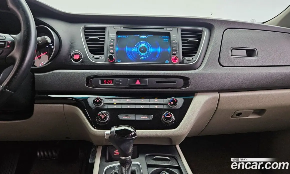 Kia Carnival 2015 2.2 автомат (гидро), фото 14