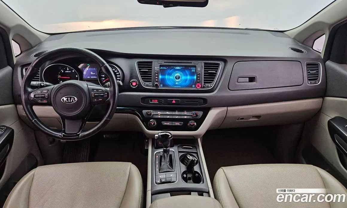Kia Carnival 2015 2.2 автомат (гидро), фото 7