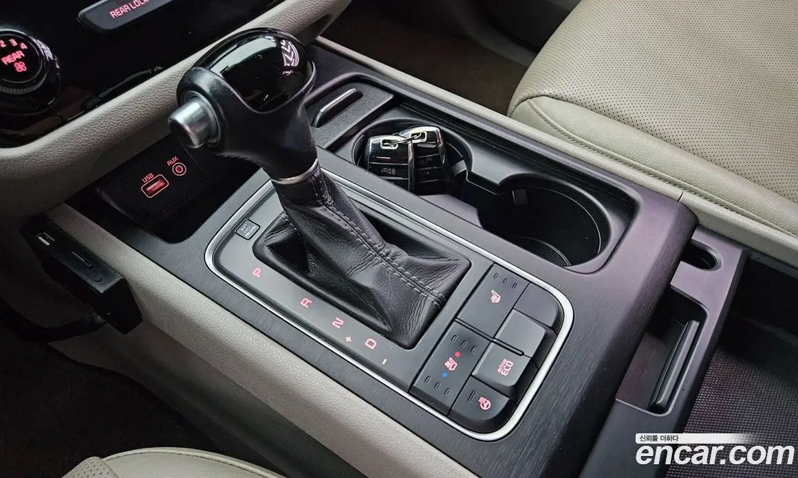 Kia Carnival 2015 2.2 автомат (гидро), фото 9