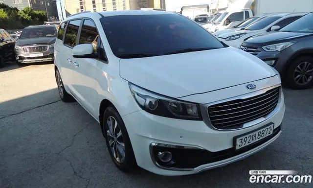 Kia Carnival 2016 2.2 автомат (гидро), миниатюра 3