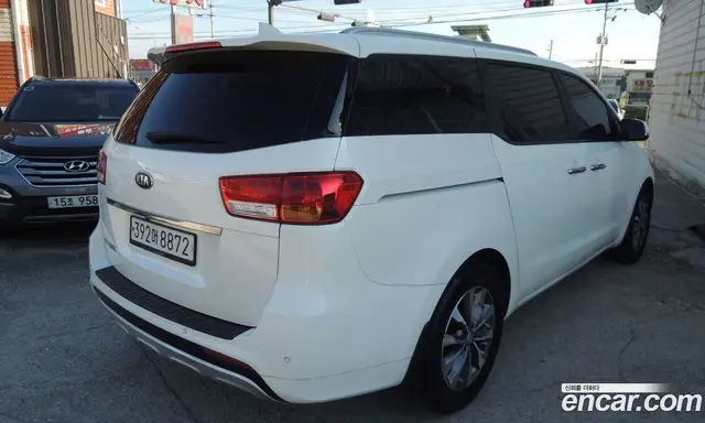 Kia Carnival 2016 2.2 автомат (гидро), миниатюра 4