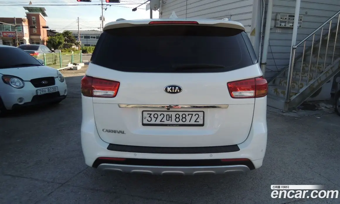 Kia Carnival 2016 2.2 автомат (гидро), фото 5