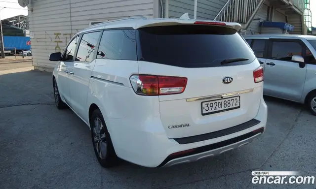 Kia Carnival 2016 2.2 автомат (гидро), миниатюра 6