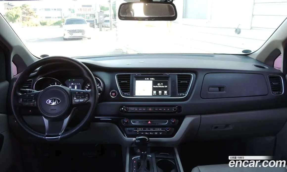 Kia Carnival 2016 2.2 автомат (гидро), фото 7