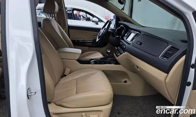 Kia Carnival 2017 3.3 автомат (гидро), миниатюра 11 Kia Carnival 2017 3.3 автомат (гидро), миниатюра 11