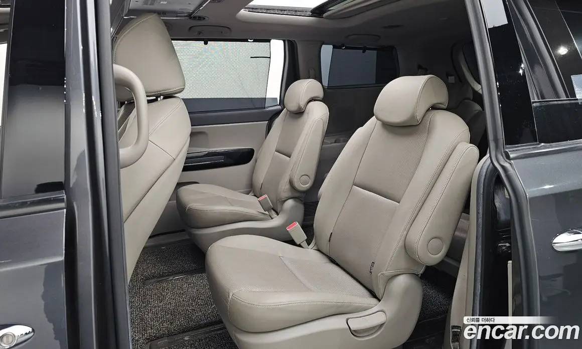 Kia Carnival 2018 2.2 автомат (гидро), фото 12 Kia Carnival 2018 2.2 автомат (гидро), фото 12