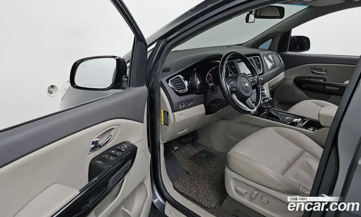 Kia Carnival 2018 2.2 автомат (гидро), фото 10 Kia Carnival 2018 2.2 автомат (гидро), фото 10