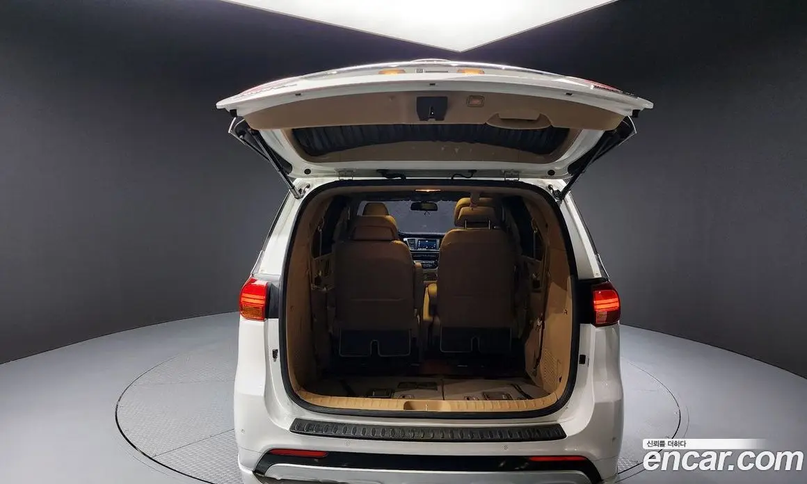 Kia Carnival 2018 2.2 автомат (гидро), фото 20