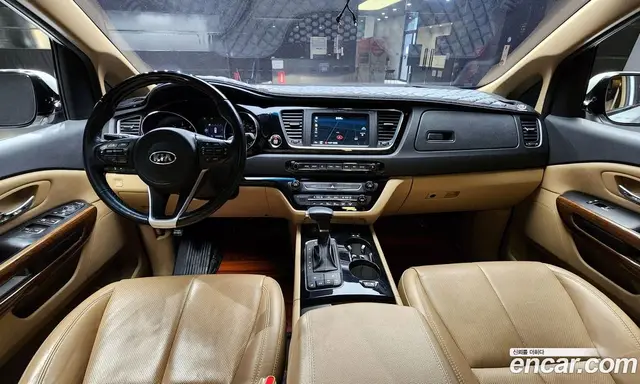Kia Carnival 2018 2.2 автомат (гидро), миниатюра 7